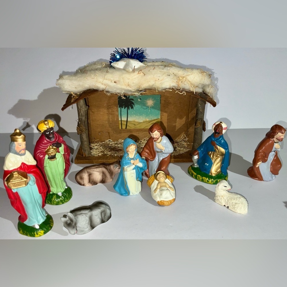 Vintage Nativity Chalkware set - Creche- made in Japan (probably 1960’s)